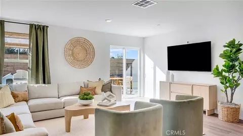 Living - 14384 Aurora Ct, Hesperia, CA 92345 photo 1 of 1