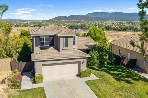View/Area - 32903 Charmes Ct, Temecula, CA 92592 photo 3 of 7