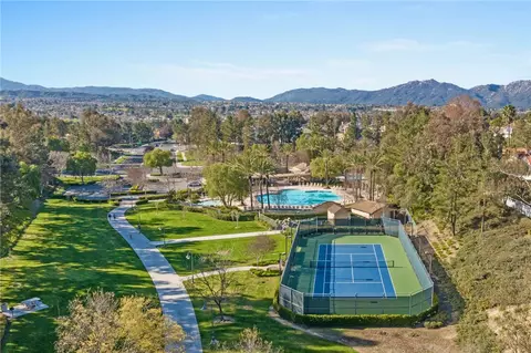 View/Area - 32903 Charmes Ct, Temecula, CA 92592 photo 5 of 7