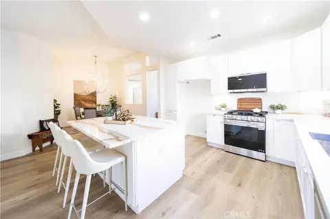 Kitchen - 32646 Iris Ln, Wildomar, CA 92595 photo 5 of 6