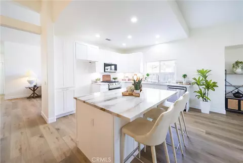 Kitchen - 32646 Iris Ln, Wildomar, CA 92595 photo 2 of 6