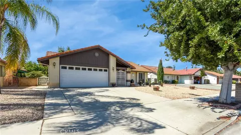 Exterior - 2115 Flame Tree, Hemet, CA 92545 photo 2 of 6