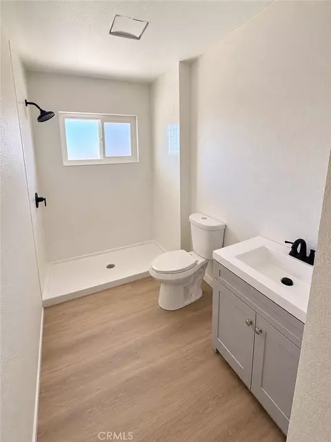 Bath - 149 W W Grv, Rialto, CA 92376 photo 1 of 3