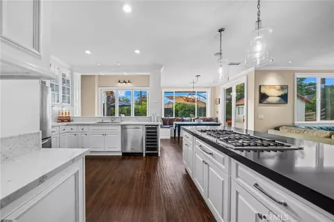 Kitchen - 30226 Corte Cantania, Temecula, CA 92591 photo 5 of 8