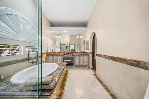 Bath - 30226 Corte Cantania, Temecula, CA 92591 photo 4 of 5