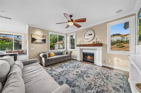 Living - 30226 Corte Cantania, Temecula, CA 92591 photo 3 of 5