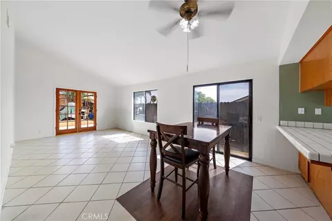 Living - 14464 Harvey, Riverside, CA 92503 photo 7 of 9