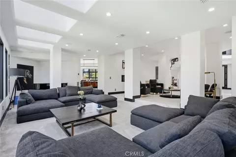 Living - 6930 Sandtrack, Riverside, CA 92506 photo 1 of 6