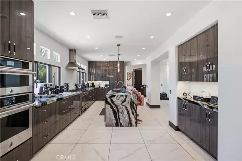 Kitchen - 6930 Sandtrack, Riverside, CA 92506 photo 2 of 5