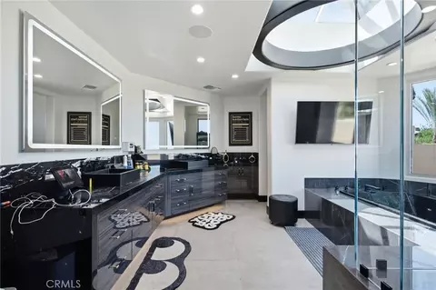 Bath - 6930 Sandtrack, Riverside, CA 92506 photo 3 of 10