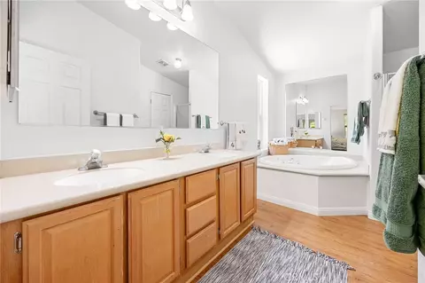 Bath - 53435 Idyllbrook Dr, Idyllwild, CA 92549 photo 1 of 4