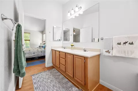 Bath - 53435 Idyllbrook Dr, Idyllwild, CA 92549 photo 3 of 4