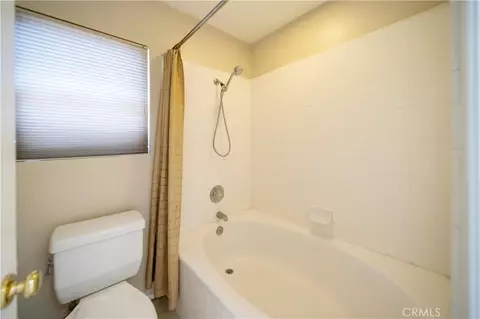 Bath - 28775 Bridge Water Ln, Menifee, CA 92584 photo 3 of 3