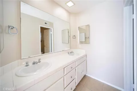 Bath - 28775 Bridge Water Ln, Menifee, CA 92584 photo 1 of 3
