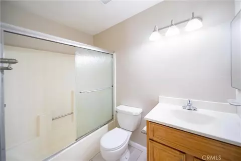 Bath - 28775 Bridge Water Ln, Menifee, CA 92584 photo 2 of 3