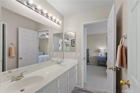 Bath - 44801 Shale, Temecula, CA 92592 photo 2 of 5