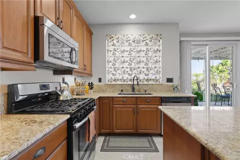 Kitchen - 44801 Shale, Temecula, CA 92592 photo 6 of 7