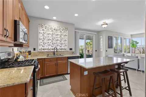 Kitchen - 44801 Shale, Temecula, CA 92592 photo 5 of 7