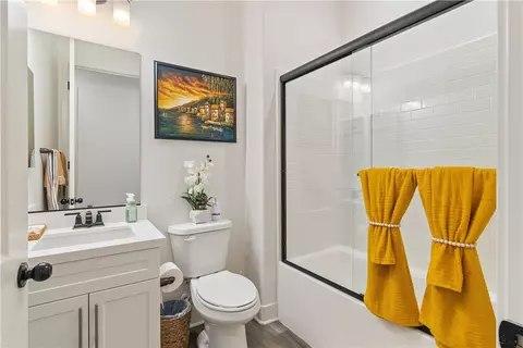 Bath - 11523 Explorer Ct, Corona, CA 92883 photo 4 of 5