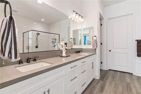 Bath - 11523 Explorer Ct, Corona, CA 92883 photo 1 of 5