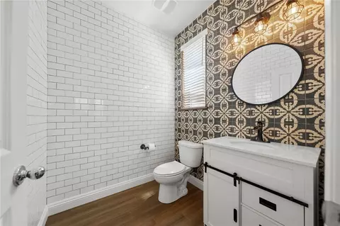 Bath - 24237 Hazelnut Ave, Murrieta, CA 92562 photo 1 of 4