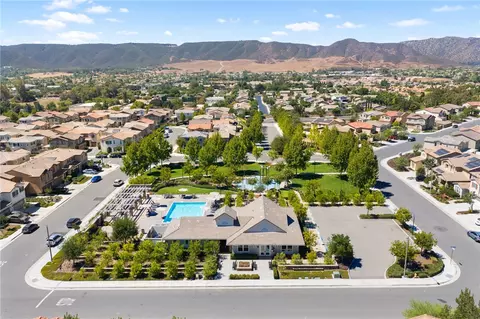 View/Area - 24237 Hazelnut Ave, Murrieta, CA 92562 photo 4 of 10