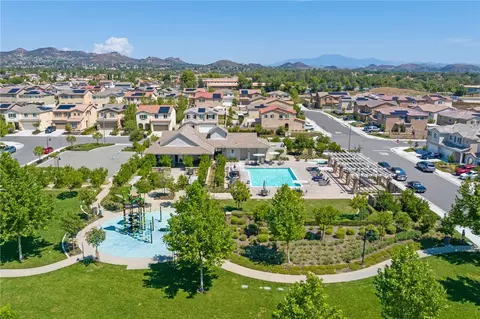 View/Area - 24237 Hazelnut Ave, Murrieta, CA 92562 photo 6 of 10