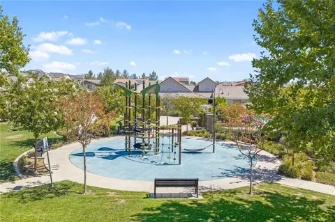 View/Area - 24237 Hazelnut Ave, Murrieta, CA 92562 photo 7 of 10