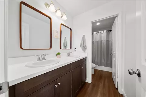Bath - 24237 Hazelnut Ave, Murrieta, CA 92562 photo 4 of 4