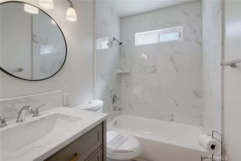 Bath - 2816 Louise St, Oceanside, CA 92056 photo 1 of 2