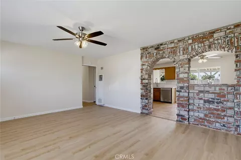 Living - 2816 Louise St, Oceanside, CA 92056 photo 4 of 6