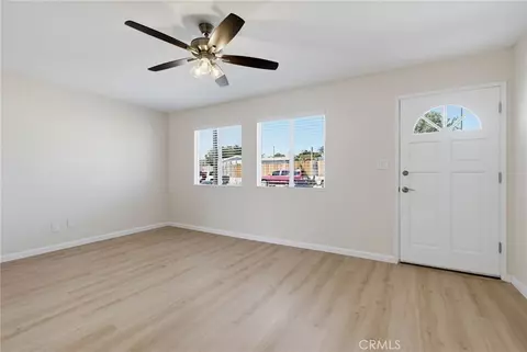 Living - 2816 Louise St, Oceanside, CA 92056 photo 2 of 6