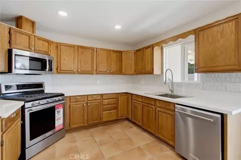 Kitchen - 2816 Louise St, Oceanside, CA 92056 photo 2 of 2