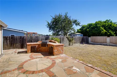 Exterior - 2816 Louise St, Oceanside, CA 92056 photo 3 of 9