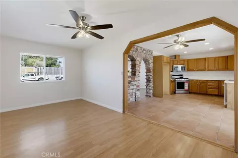 Living - 2816 Louise St, Oceanside, CA 92056 photo 5 of 6