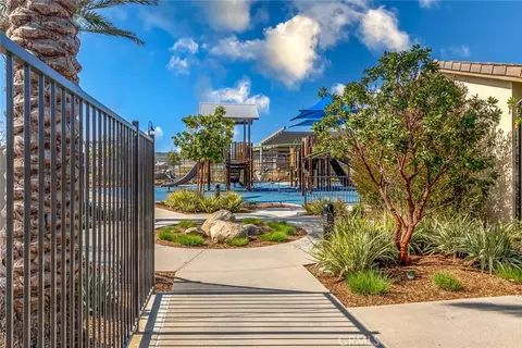 View/Area - 32672 Brunello Way, Temecula, CA 92591 photo 10 of 13