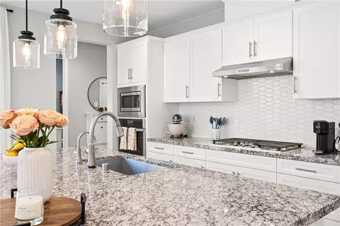 Kitchen - 32672 Brunello Way, Temecula, CA 92591 photo 6 of 6