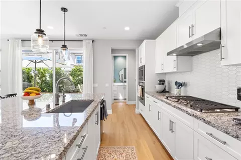 Kitchen - 32672 Brunello Way, Temecula, CA 92591 photo 5 of 6