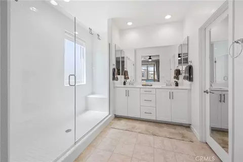 Bath - 32672 Brunello Way, Temecula, CA 92591 photo 2 of 2