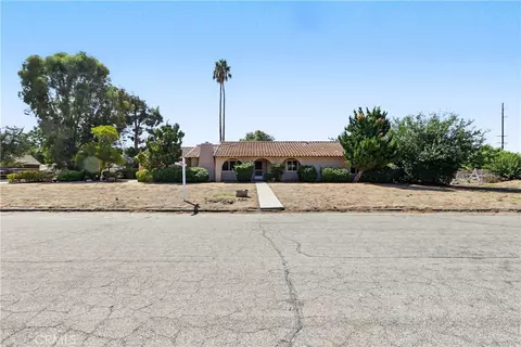 Exterior - 1631 Hackney, Hemet, CA 92543 photo 3 of 6