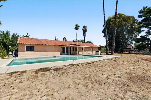 Exterior - 1631 Hackney, Hemet, CA 92543 photo 6 of 6
