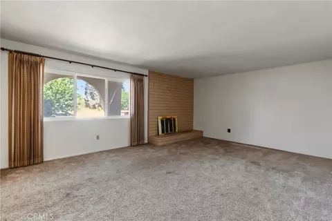 Living - 1631 Hackney, Hemet, CA 92543 photo 2 of 7