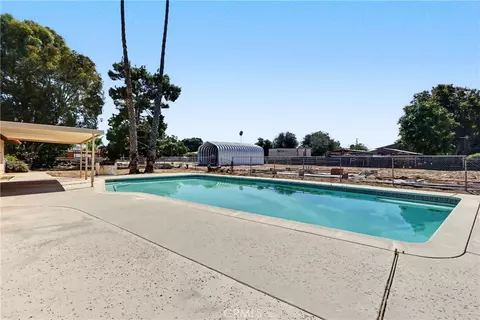 Exterior - 1631 Hackney, Hemet, CA 92543 photo 4 of 6