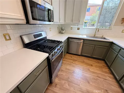 Kitchen - 33193 Romance, Temecula, CA 92592 photo 5 of 6