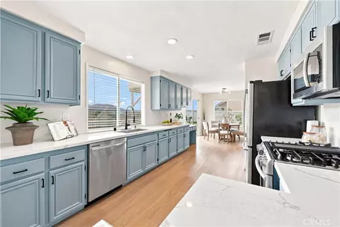 Kitchen - 32063 Corte Bonilio, Temecula, CA 92592 photo 1 of 4