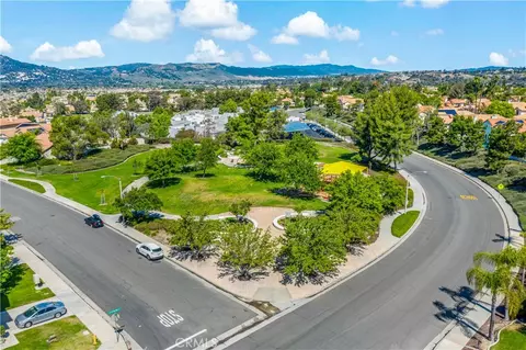 View/Area - 32063 Corte Bonilio, Temecula, CA 92592 photo 10 of 12