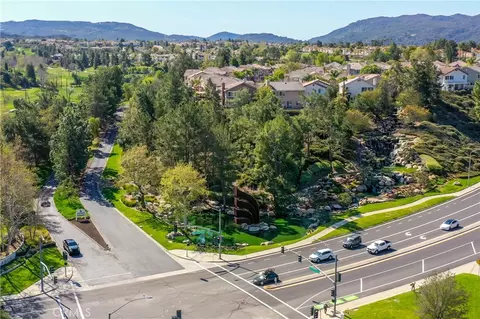 View/Area - 32063 Corte Bonilio, Temecula, CA 92592 photo 11 of 12