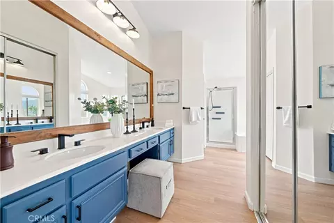 Bath - 32063 Corte Bonilio, Temecula, CA 92592 photo 3 of 4