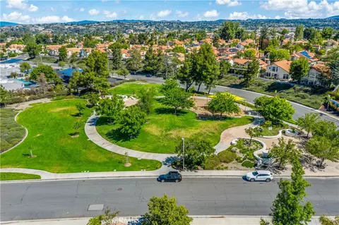 View/Area - 32063 Corte Bonilio, Temecula, CA 92592 photo 12 of 12