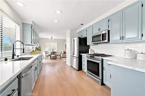 Kitchen - 32063 Corte Bonilio, Temecula, CA 92592 photo 2 of 4